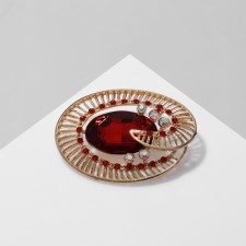 Brooch 
