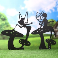 A set of garden figures 