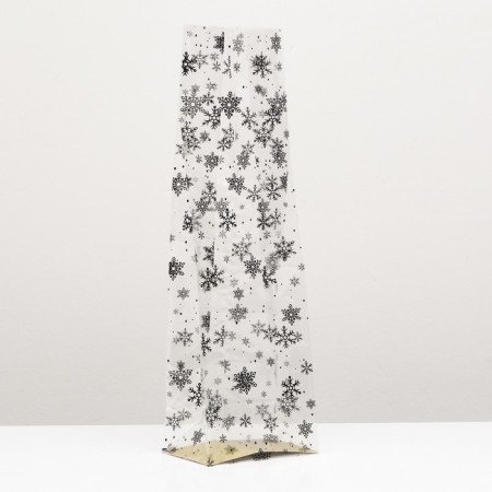 A package with a hard bottom of 11 x 17 x 55 gold "snowflakes"-2