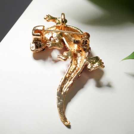 Brooch "Lizard" is tropical, the color is pink green in gold-1