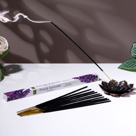 Black Black "French lavender French Lavender", 8 wands to the pack, tetrahedral