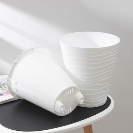 Kashpo for flowers with an insert "Valencia", 5.2 l, white color-1