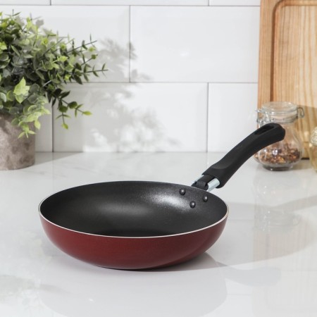 The “Expert” pan, d = 20 cm, plastic handle, anti -stick coating, burgundy color