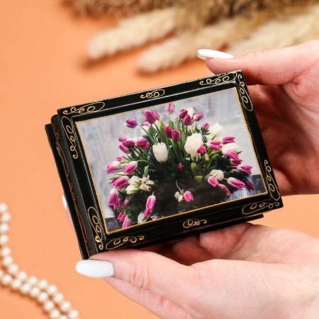 Casket "Tulips", 8x10 cm, lacquer miniature-2