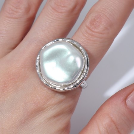 Ring "mother -of -pearl" circle, white color in silver, dimensionless-2