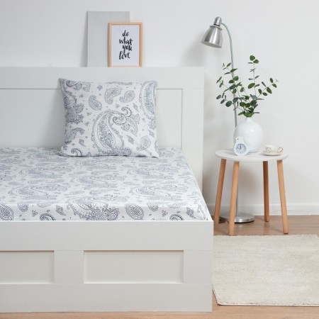 The set is economy and I “patterns”: sheet 145x214 cm, pillowcase 70x70 cm, calico, 100% cotton-2
