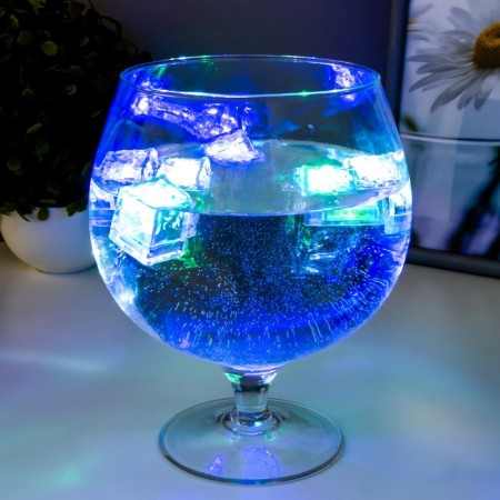 A water nightster "Ice" LED from 3XAG3 batteries of 2.6x2.6x2.7cm-4