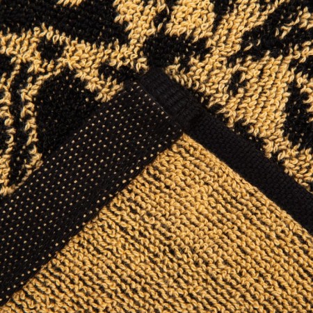 The towel is the Named Tensor Ethel "Maxim" black, 50x90cm, 100% cotton, 420g/m2-3