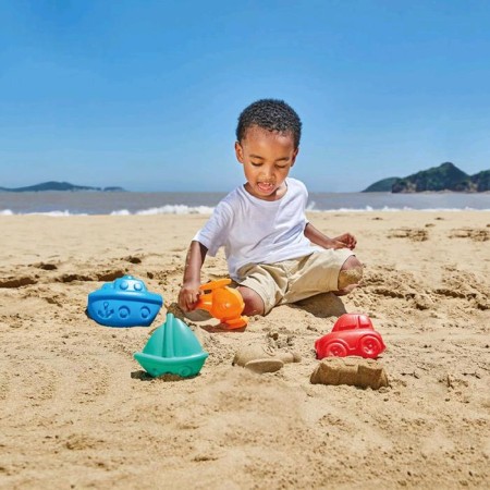 A toy for the sandbox "Set for travel"-1