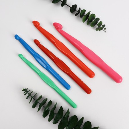 A set of hooks for knitting, d = 8/9/10/12/15 mm, 5 pcs, color colorful color-1