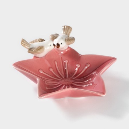 Ceramic serving dish "Doves on a flower", 14 × 13.5 × 4 cm, pink color-1