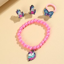 A set of jewelry 