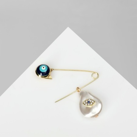 Symbol of femininity and wisdom, color in gold-2