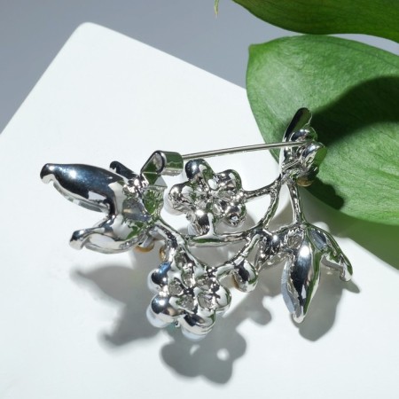 Brooch "Pearls" with glass sheets, white color in silver-1