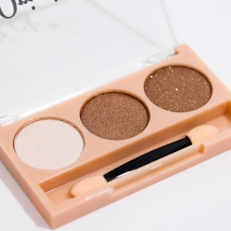 Palette of shadows for the eyelids, 3 colors-3