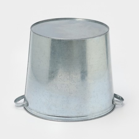 Galvanized linen tank, 32 liters, with a lattice, GOST-6