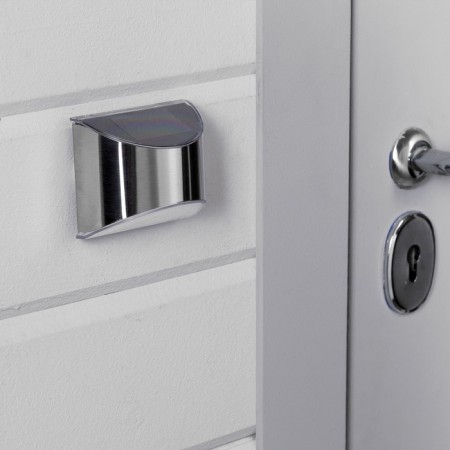 The Uniel Garden Light on the sunbater is wall -mounted, 10 × 8 × 6 cm, white glow-1