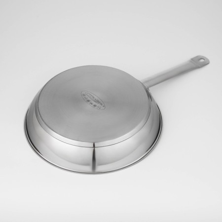 Skoroda "General catering", D = 30 cm, housing thickness 0.6 mm, bottom 3.5 mm, with a heat distribution layer, anti -stick coating, induction-1