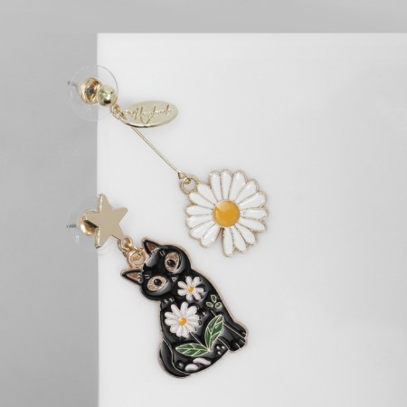 Earms enamel "Magic" cat and flower, colored in gold
