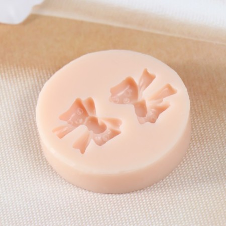 Mold Silicon "Bow with heart" 1.9x1.6x0.4 cm-2
