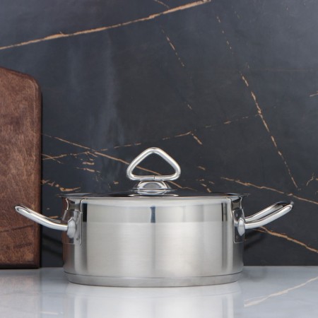 Pan, 2 l, d = 19 cm, h = 8 cm, metal cover, triple bottom, induction