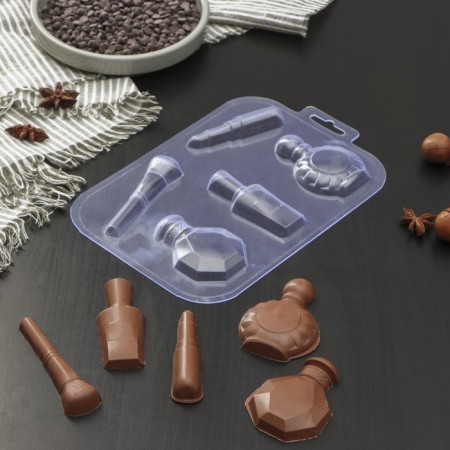 Form for chocolate and sweets plastic "beauty", the color is transparent