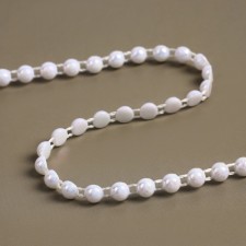 Pearls on threads, with holography, flat, 6 mm, 9 ± 1 m, white color