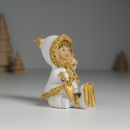 Souvenir Polystone "Baby in a white fur coat, with a heart" sits 5x5x8 cm-1