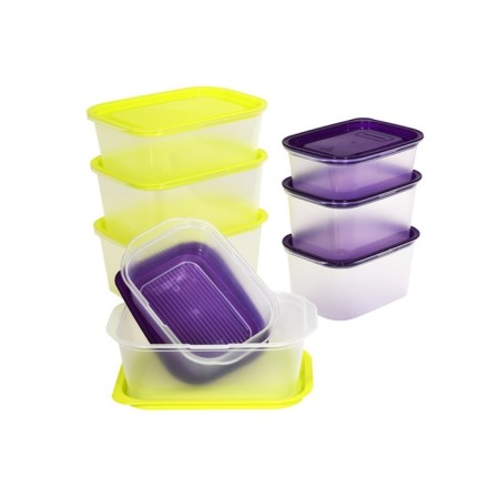 A set of plastic containers with Oursson steam.