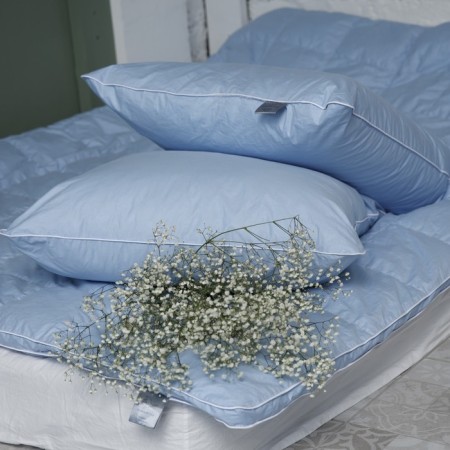 The pillow is high, size 70x70 cm, color mix-1