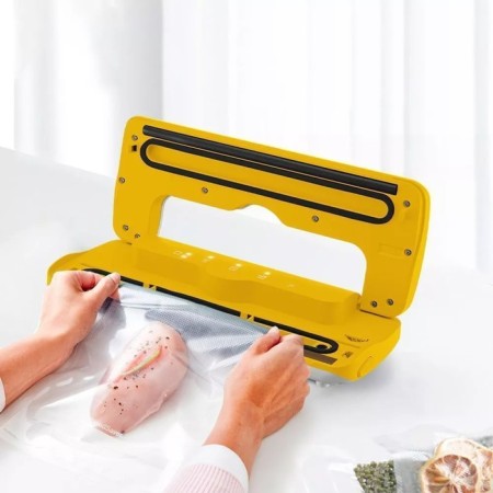 Vacuumor KitFort KT-1536-3, 120 W, l/min, white-yellow-1