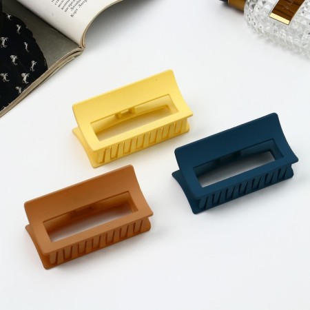Hair crab "Leon" direct classic matte, 8.5 cm, mix-1