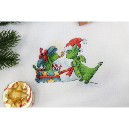 Set for embroidery "Gift" 9 × 13 cm-1