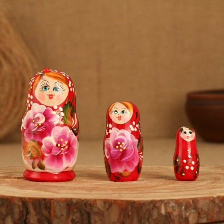 The nesting doll 3 puppet "Tanya" roses, with God's cow, 11cm, manual painting.