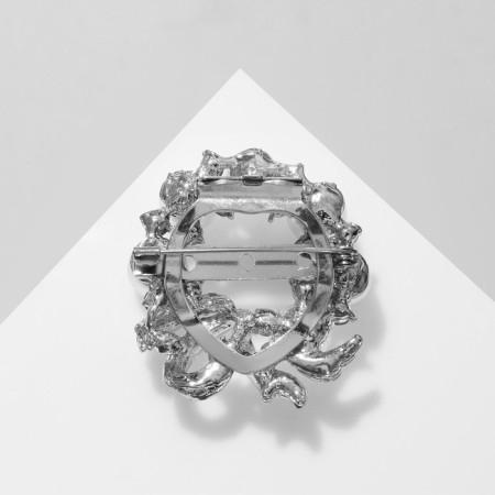 Pearl Banting clip for a scarf, white color in silver-3