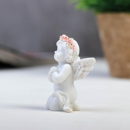 Souvenir Polystone "Angel in a wreath of roses in prayer" MIX 6x4x2.6 cm-5