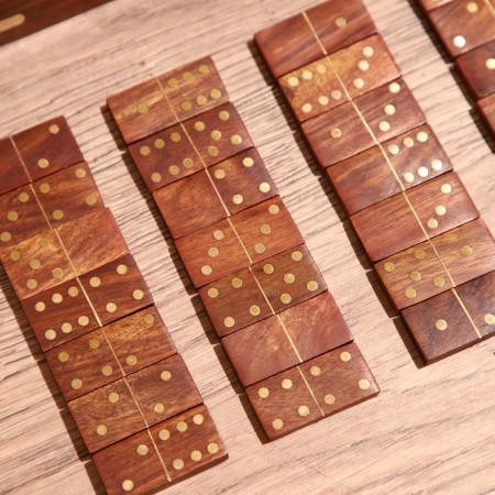 The game is a desktop "Domino" in a casket 17x6x5 cm, a tree shisham-6