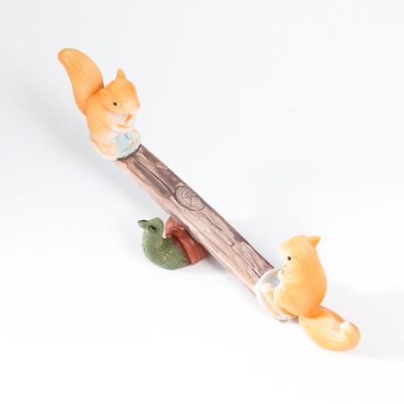 Polystone souvenir "Squirrels on the swing" 7.2x15.3x3.5 cm-4