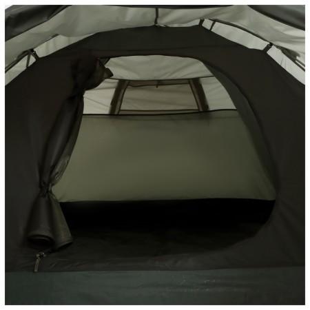 TART TALE, Tracking Maclay Khibin 4, 4-seater, with vestibule-16