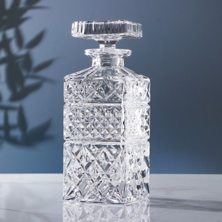 Crystal barn for whiskey, vodka, cognac Madison, 700 ml