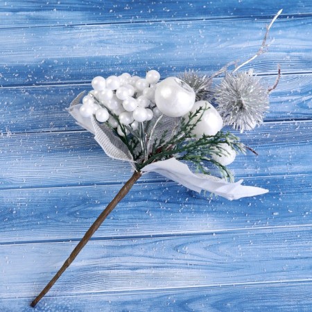 Decor "Winter shine" berries needles leaves, 19 cm-1