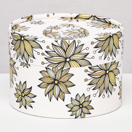 Box "Yaichko with Flower", hooked, 13 x 8.5 cm