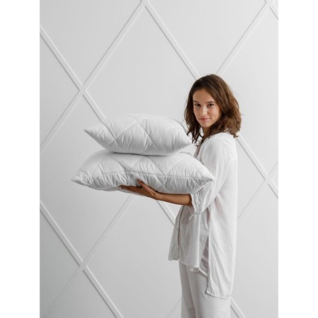 The pillow is quilted size 68x68 cm.-6