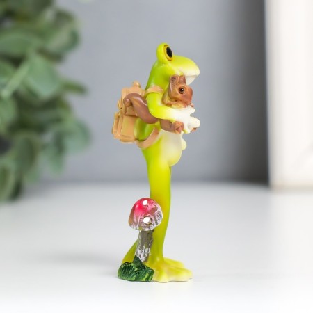 Souvenir Polystone "Frog with Squirrel" 7x3.1x2.5 cm-1