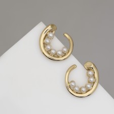 Earrings with pearls 