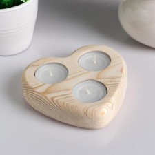 Silent Wooden under 3 candles 