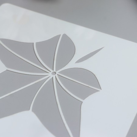 Plastic stencil "Currant leaf" 13x13 cm-1