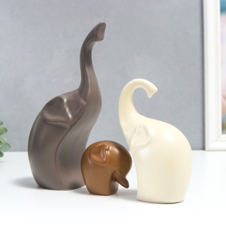 Souvenir Ceramics "Family Elephants" Matte set 3 pcs 7x7 12x12 22x13 cm-2