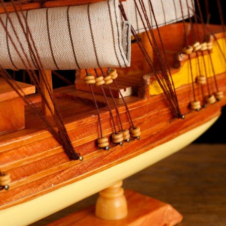 Souvenir medium -sized "Diana" ship, light wood, beige sails, 10 × 50 × 45 cm-4