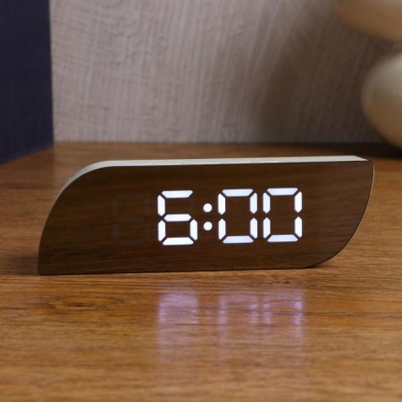 Clock -Electronic desktop -boiler with a thermometer, 15 x 5 cm, USB
